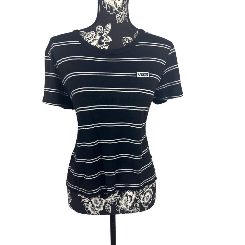 VANS Off The Wall - Stripe Pocket Tee - Women’s XL